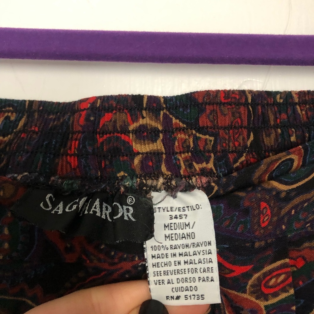 Sag Harbor Elastic Maxi Skirt with Red and Gold Floral Paisley Pattern M - Picture 7 of 7